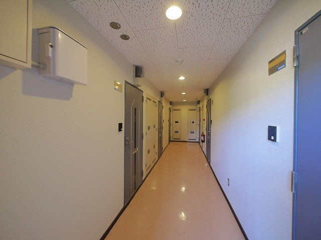 リバーヒル帝塚山のその他共用部分|玄関前です