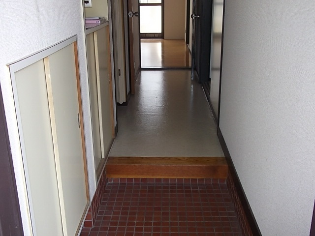 【玄関】 | サニーハイツ湯村 | 『サニーハイツ湯村』