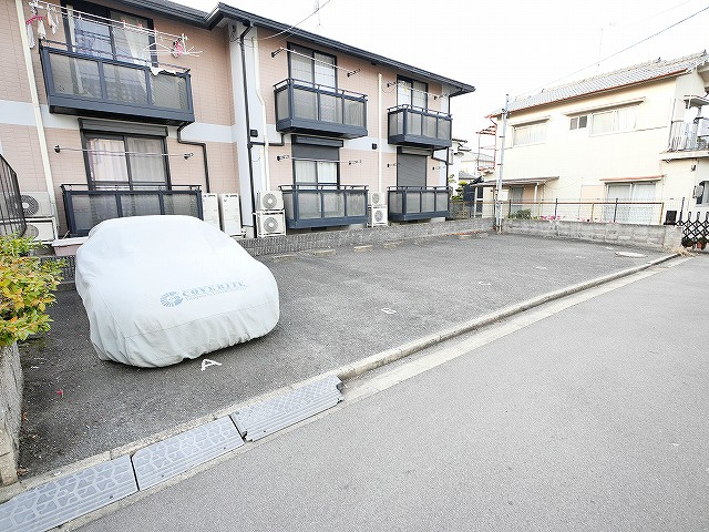 フォレスト光陽Bの駐車場