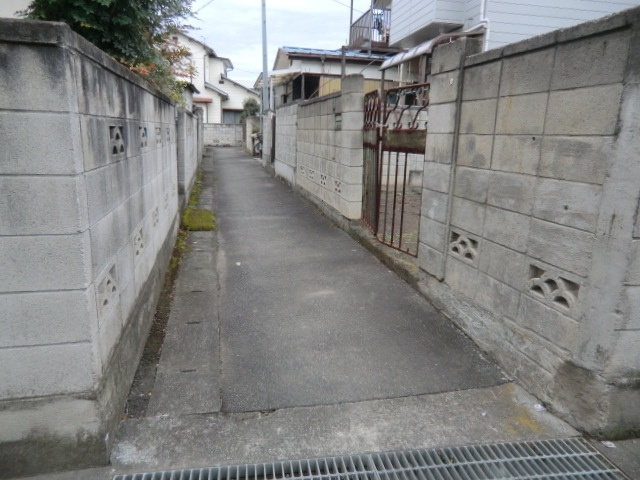 高崎市大橋町　売地　27.25坪の前面道路含む現地写真