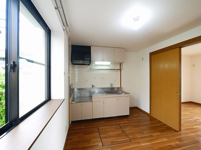 カーサ　ベルデ１の居間・リビング|こちらのリビングで趣味の時間をお楽しみください