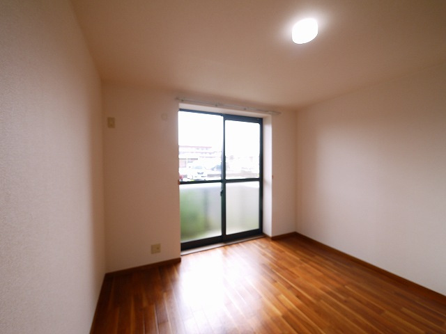 カーサ　ベルデ１の洋室|落ち着いた色調の洋室です