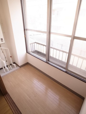 【内装】 | 千葉ゴールデンマンション | 此方が縁側スペース。ウキウキするなぁ！