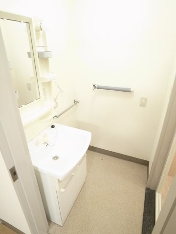 【浴室】 | 千葉ゴールデンマンション | 洗面脱衣所は浴室の前に！