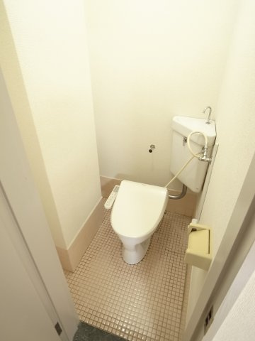 【トイレ】 | 千葉ゴールデンマンション | 角ダンクのお手洗い。レトロで好き♡