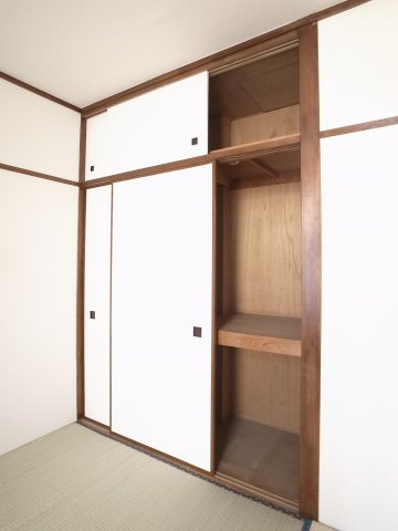 【収納】 | 千葉ゴールデンマンション | 天袋付きの収納スペース