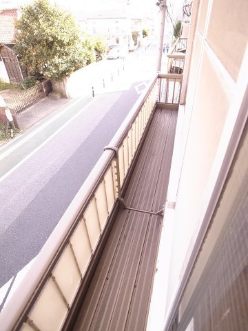 【バルコニー】 | 千葉ゴールデンマンション | ベランダはフラワーBOXタイプなので、立入はNGです。
