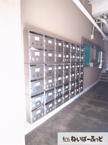 【エントランス】 | 千葉ゴールデンマンション | 集合ポストはお出かけ前にチェック！