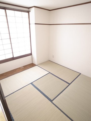 【和室】 | 千葉ゴールデンマンション | 和室は4.5帖、内装が変わると気分転換に良いですね！