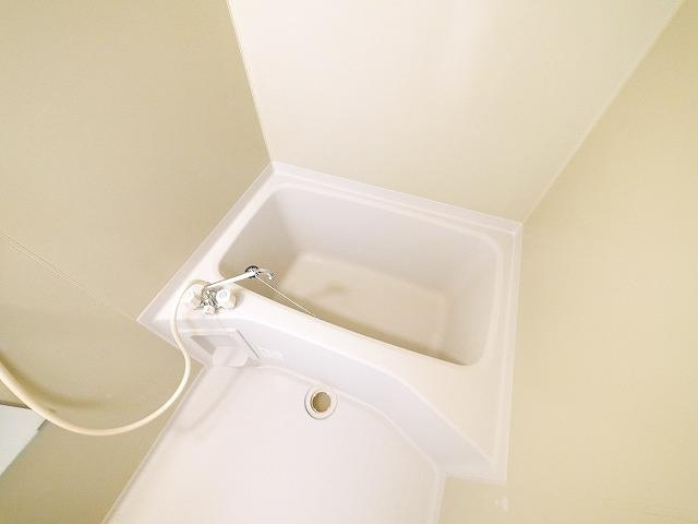 セジュール三笠Cの浴室|日々の暮らしに欠かせないお風呂です