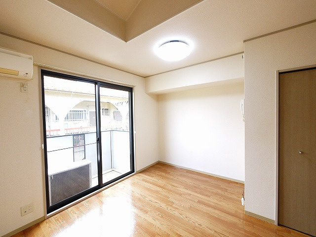 セジュール三笠Cの居間・リビング|おしゃれなリビングです