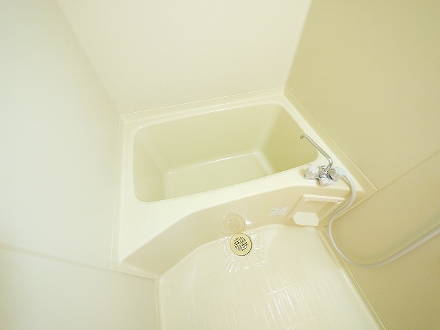 セジュール三笠Cの浴室|日々の疲れを癒すお風呂付です