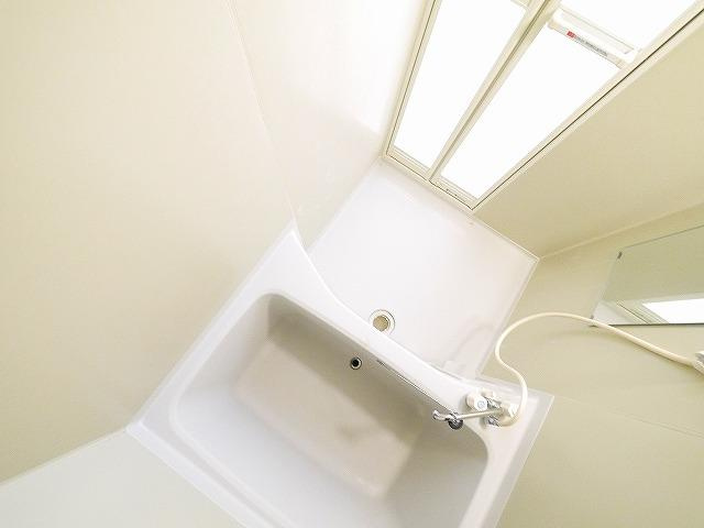 セジュール三笠Cの浴室|きれいなお風呂です