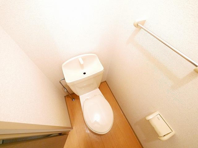 セジュール三笠Cのトイレ|コンパクトで使いやすいトイレです