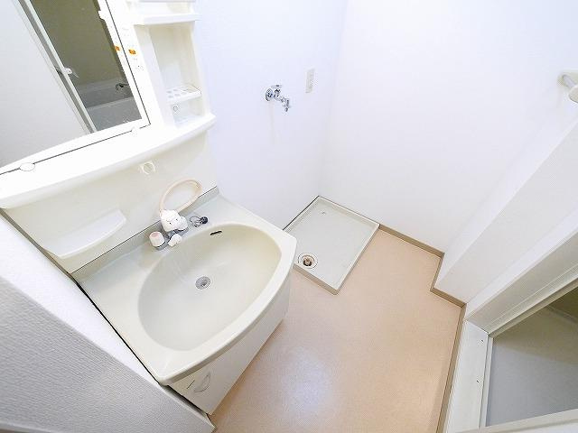 セジュール三笠Cの洗面所|脱衣スペースもあります