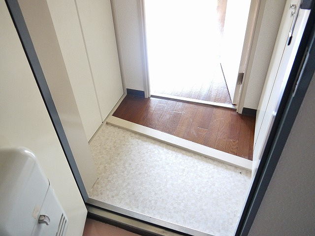 リバーヒル帝塚山の玄関