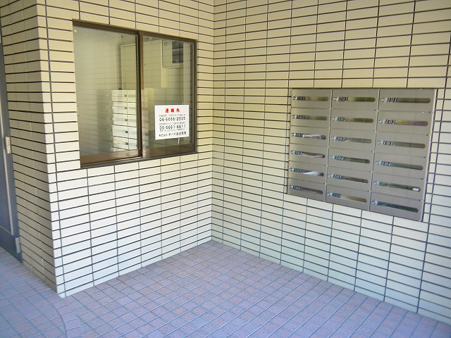 リバーヒル帝塚山のエントランス