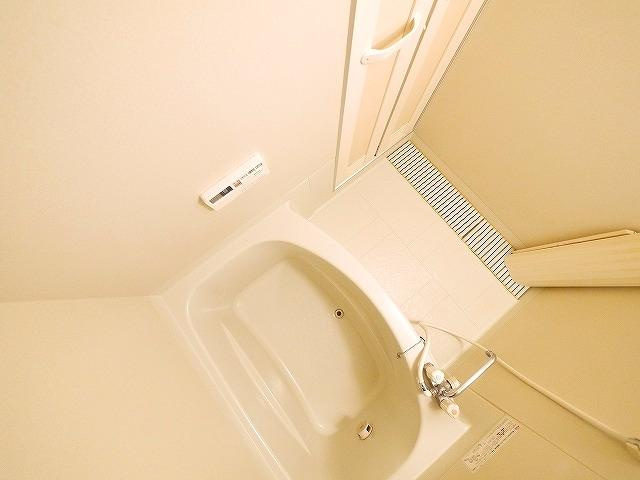 シャルマン（西大寺小坊町）の浴室|コンパクトで使いやすいお風呂です