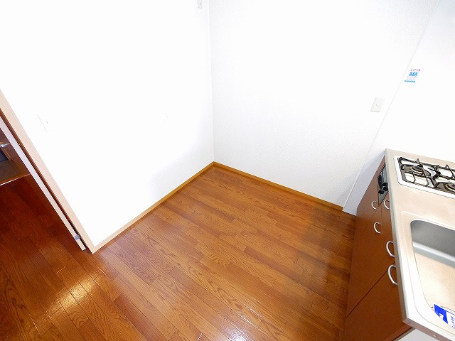 シャルマン（西大寺小坊町）のキッチン|コンパクトなキッチンで掃除もラクラク