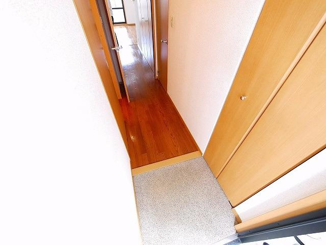 シャルマン（西大寺小坊町）の玄関|きれいな玄関です