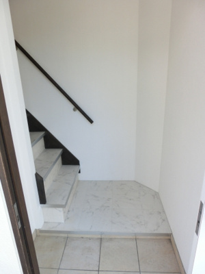 【玄関】 | 山下町　貸家