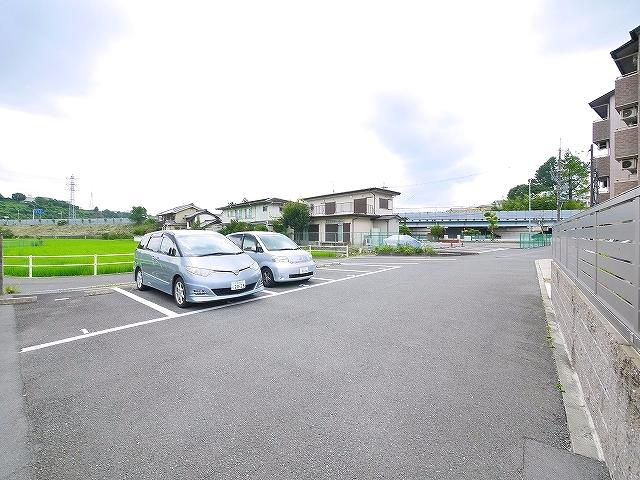 ウエストエンドⅢの駐車場|駐車場です