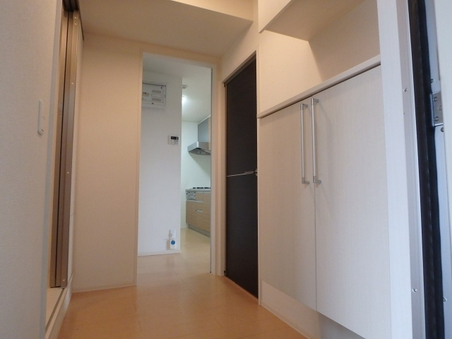 カリスの玄関|カリス（倉敷市連島町連島）賃貸マンション