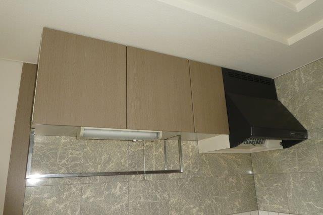 クレストールのキッチン|キッチン上収納