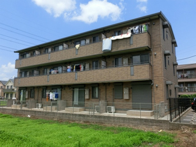 【外観】 | ＫＳアトレア | ＫＳアトレア　軽量鉄骨造３階建　ブラウンのタイル張り　南向きの物件です