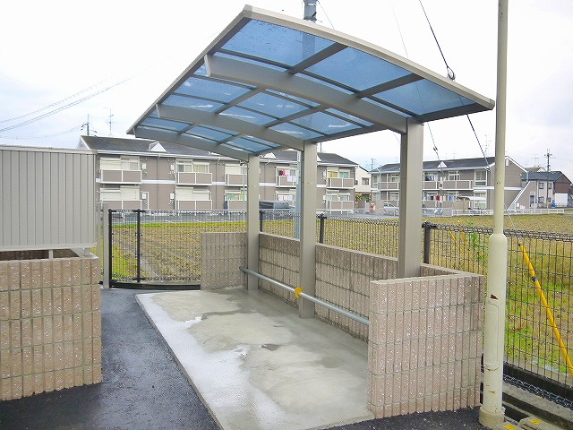 パル若草Ⅱのその他共用部分|ゆったりとした駐輪場です。