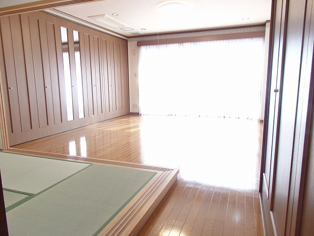 【洋室】 | サンビルダー春日野道