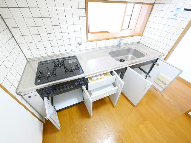 バウムヴィラ西大寺のキッチン