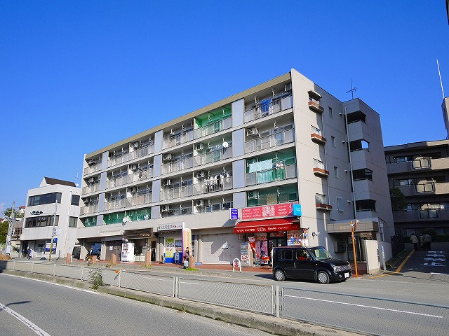 近鉄東生駒コーポの外観