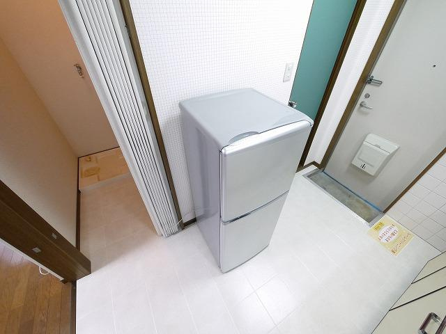 桜館の設備|2ドア冷蔵庫もついてます。