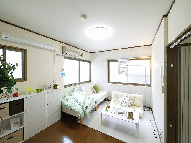 桜館の寝室|明るい洋室です。