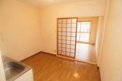 【居間・リビング】 | ハイツソレイユ