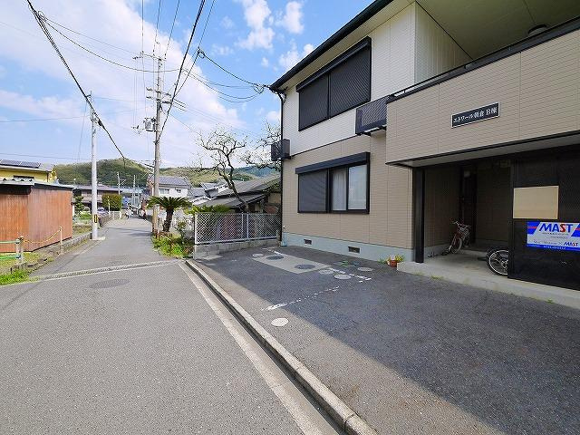 エトワール朝倉　Ｃのエントランス|落ち着いたエントランスです