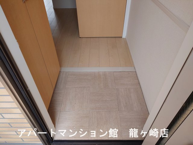 ルプラBの玄関