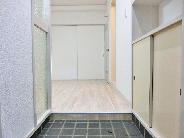 レジデンスなんばの玄関