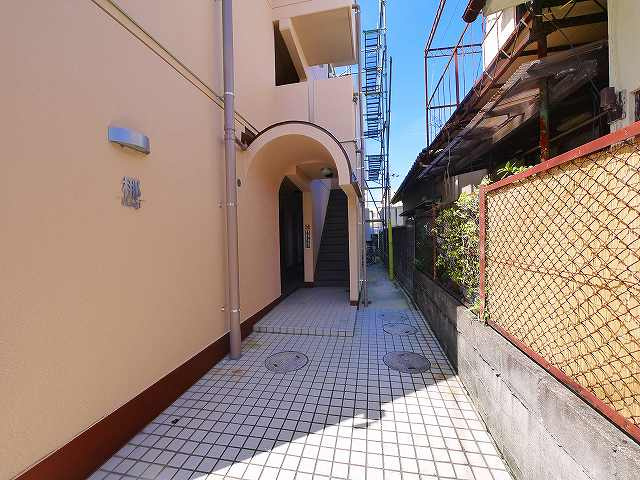梛のその他共用部分|綺麗なエントランスでお出迎え