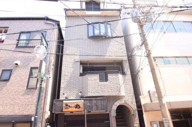プラネット小阪の外観