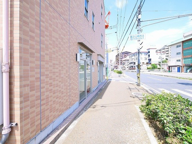 東生駒マンション貸店舗の周辺