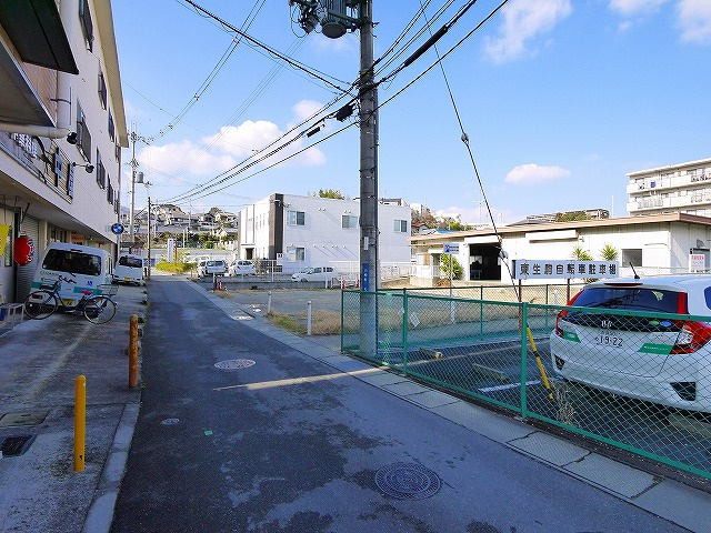 東生駒マンション貸店舗の周辺