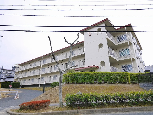 東生駒北ガーデンハイツ27号の外観|外観もきれいです