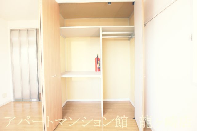 クリスタルハイツの収納