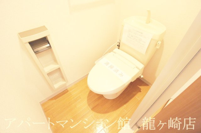 クリスタルハイツのトイレ|バス・トイレ別