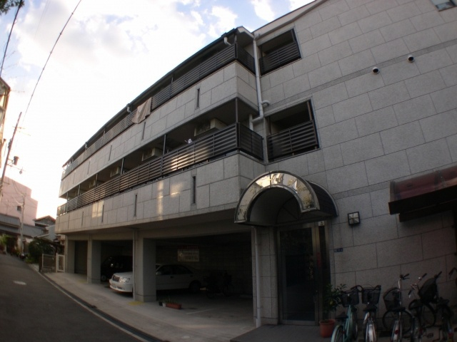 東大阪市菱屋西１丁目の賃貸マンションの外観