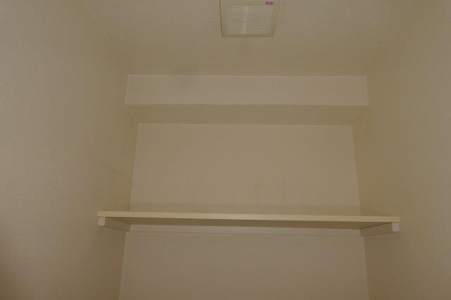 サンパレス幸町の洗面所|洗濯機上棚