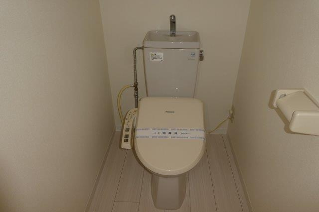 サンパレス幸町のトイレ|ウォシュレット