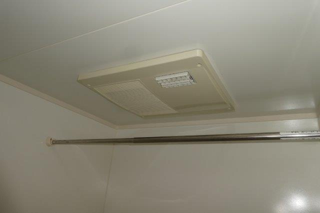 サンパレス幸町の独立洗面台|シャンプードレッサー